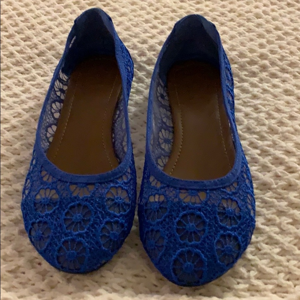 Blue lace flats